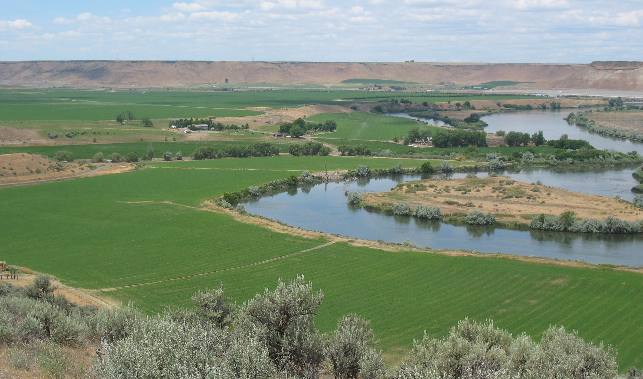 Snake River Valley around Three Island Crossing on the Oregon Trail in southern Idaho