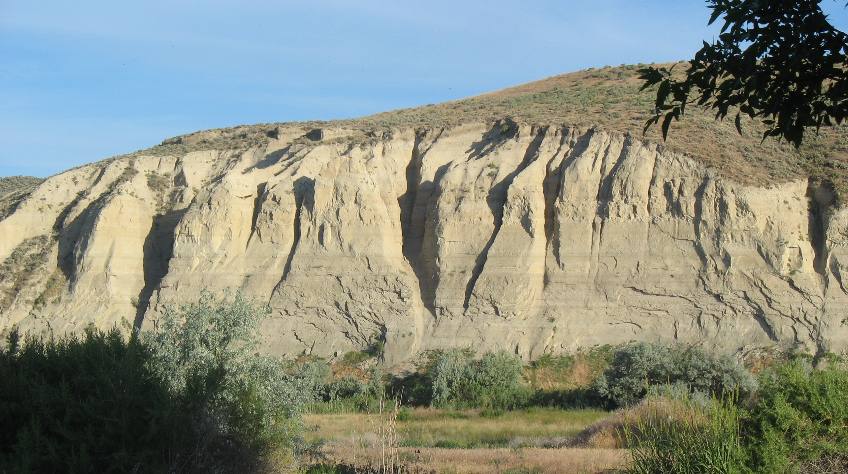 Bluff on South side of the Snake River Valley near Three Island Crossing 