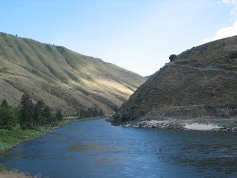 Geology along the Salmon River north of Riggins, Idaho