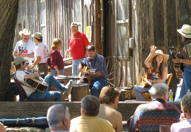Luckenbach performers