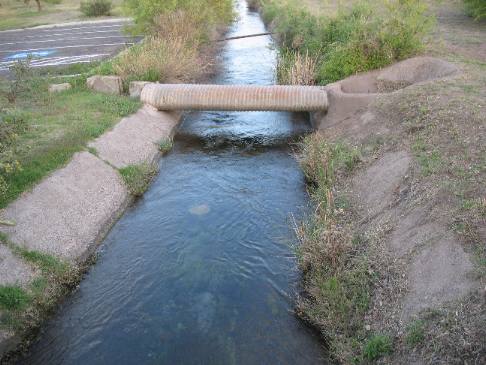 Balmorhea, Texas aquina (Spanish for irrigation canal)