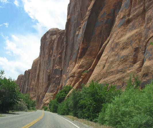 Sandstone cliff with Desert Varnish