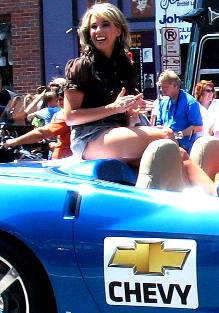 Julie Roberts CMA Music Festival Parade