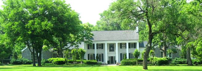 Ronnie Dunn (Brooks & Dunn) owns this fine estate