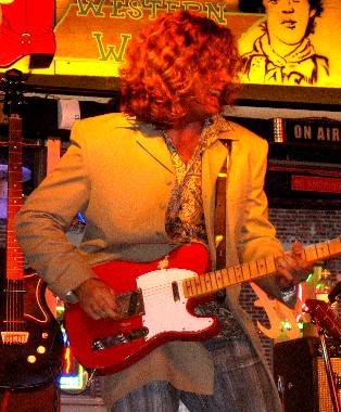 JD Simo Roberts Honky Tonk Nashville
