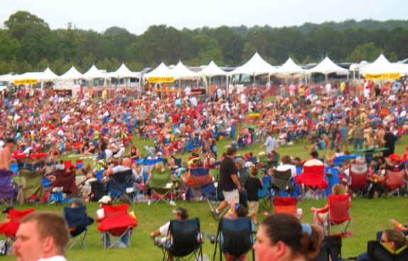 Bama Jam 2010 afternoon crowd for stage number 1