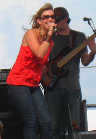 Joanna Smith performing at Bama Jam 2010