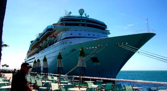 Cruise Ship Mallory Square