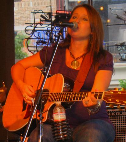 Mindy Ellis at Legends Corner