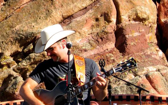 Craig Campbell performing at Willie Nelson's Country Throwdown