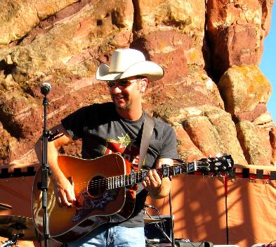 Craig Campbell performing at Willie Nelson's Country Throwdown