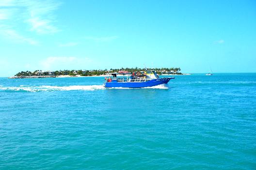 Dive boat passing Sunset Key