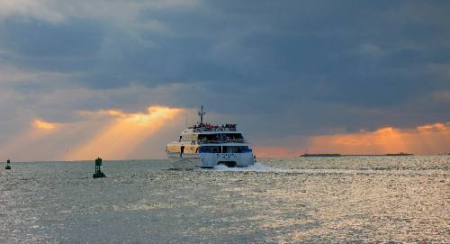 Like a ritual the Key West Express heads out of Key West on the return trip to Ft Myers