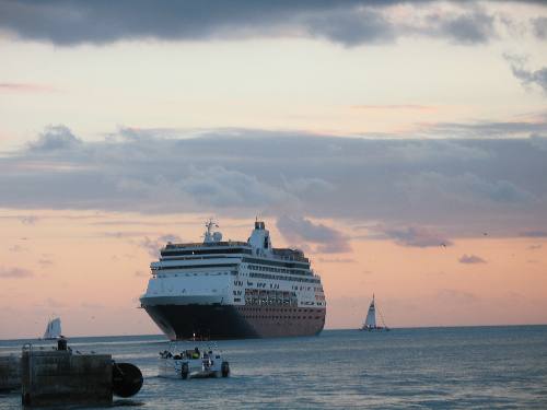 Ryndam Cruise Ship departing Mallory Square in Key West