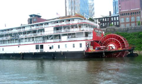 Paddle wheeler Delta Queen