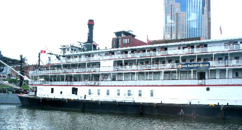 Paddle wheeler Delta Queen